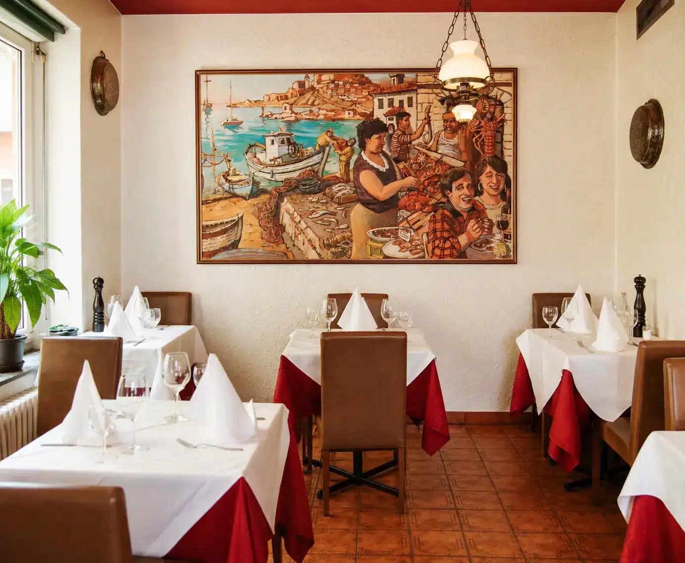 Gedeckte Tische im Restaurant Corallo in Zürich